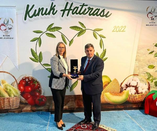 İzmir'in Kınık Belediyesi'ne Cumhurbaşkanlığı Gençlik ödülü