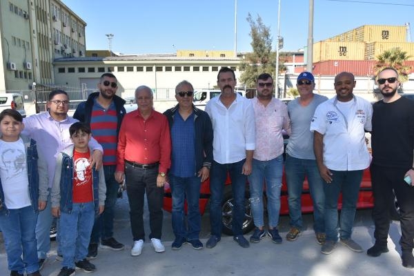 Klasik otomobillerle 29 Ekim korteji! Alsancak'tan Karşıyaka'ya