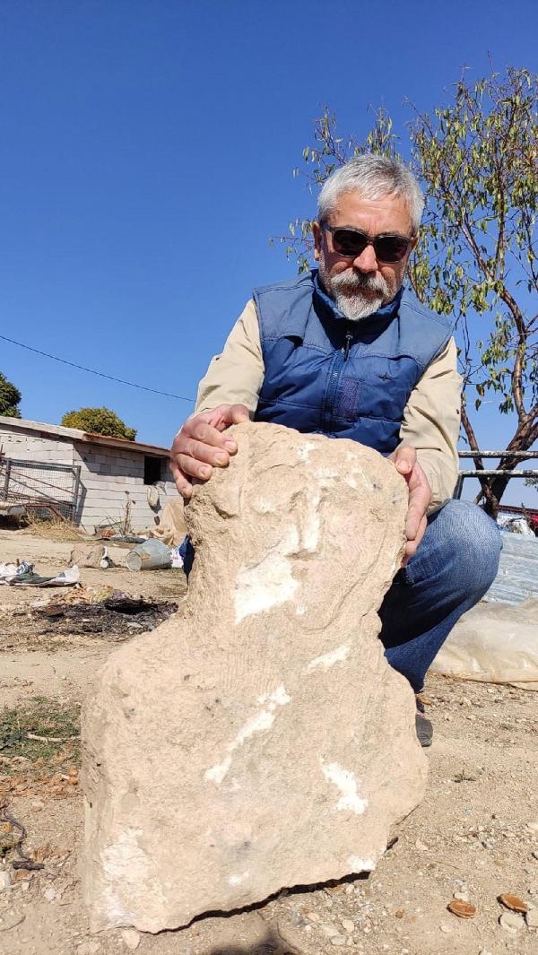 Bahçe duvarında kullanılan tarihi mezar taşı korumaya alındı