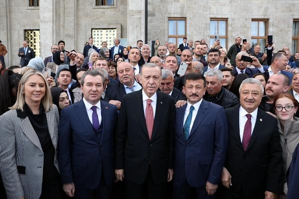 Başkan Koştu, Cumhurbaşkanı Erdoğan'a Bergama'yı anlattı