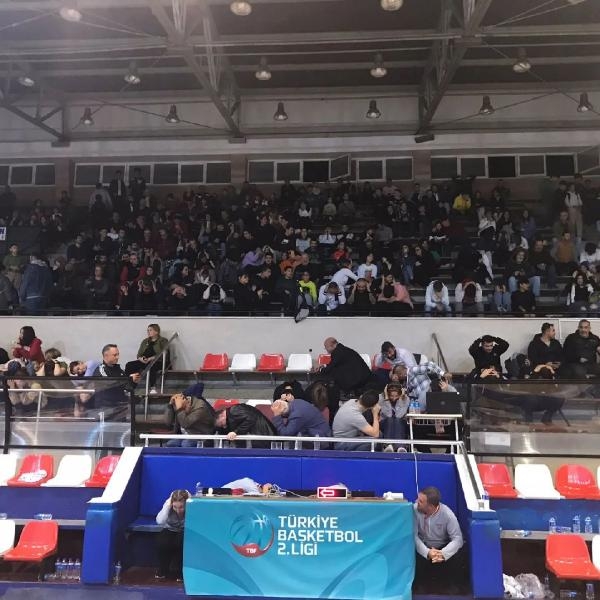 Basketbol maçında deprem tatbikatı