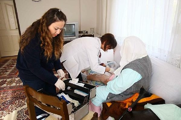 Bayraklı Belediyesi, 3 yılda 67 bin kişiye ücretsiz sağlık hizmeti verdi
