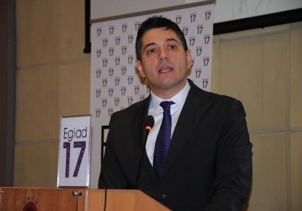 EGİAD Başkanı Yelkenbiçer adaylığını açıkladı