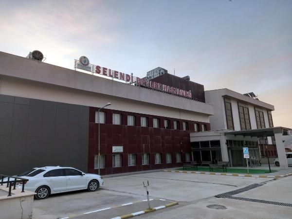 Hastane bahçesindeki ağaçtan düşüp, öldü