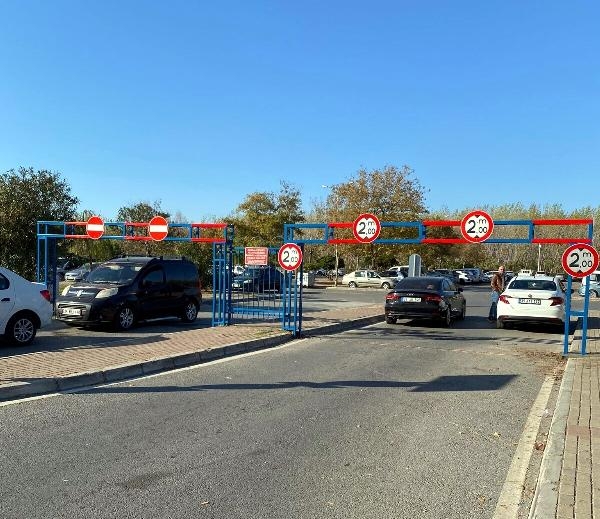 İnciraltı Kent Ormanı'ndaki karavanlar kaldırıldı