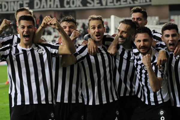 İzmir'de derbi günü