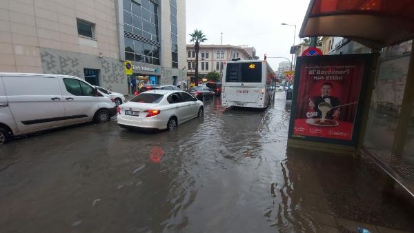İzmir'de her sağanakta aynı manzara