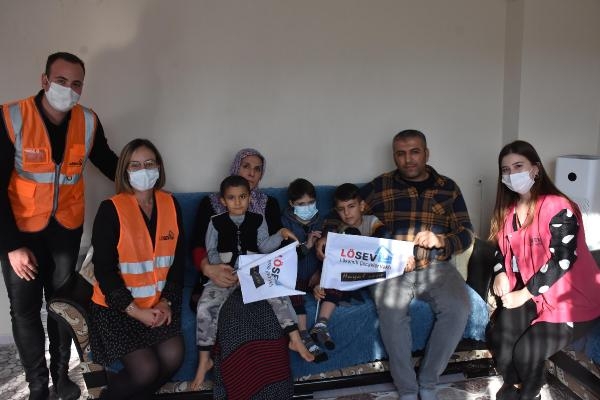 Lösemi oldu, yürüyemedi! Yılmadı kurtuldu