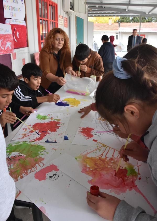 13 yıldır eğitim veren 'konteyner okulda' sanat atölyesi