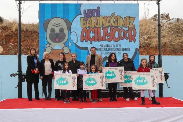 Uşak'ta sokak canlıları yeni yuvasına kavuştu! Açılış çocuklardan