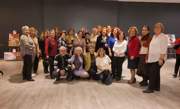 Bayraklı'nın kursiyerlerinden yıl sonu sergisi