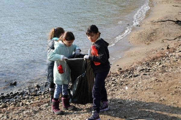 'Bodrum'da Doğa Kazanacak' sloganıyla sahilleri temizlediler