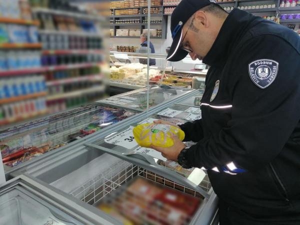 Bodrum'da son kullanma tarihi geçen yüzlerce ürüne el konuldu