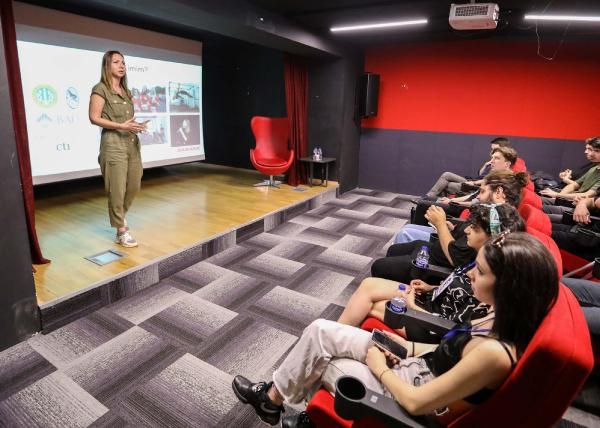 Buca Belediyesi Gençlik Merkezleri'ne bir ayda 1190 yeni kayıt