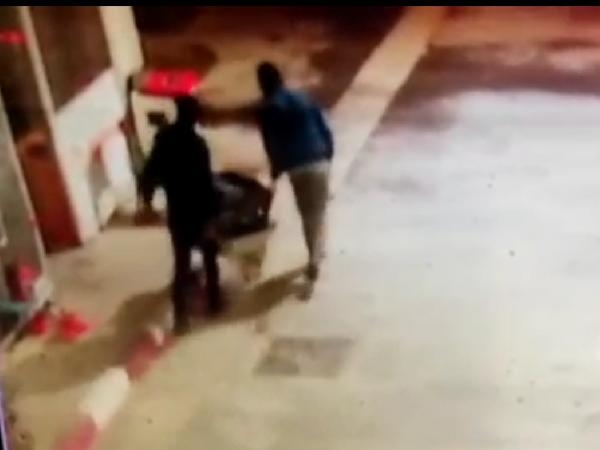 Çaldıkları kasayı sakladıkları yerden almaya gelince yakalandılar
