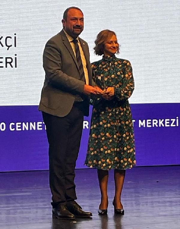 Çiğli Belediyesi'ne SODEV'den ödül