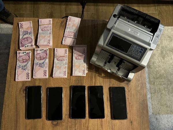 İkiz kardeşlerin yönettiği yasa dışı bahis şebekesine operasyonda 10 tutuklama