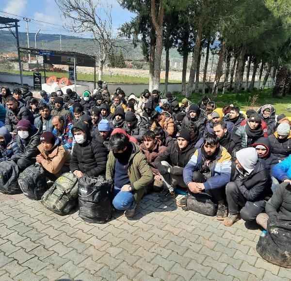 İzmir'de her yer kaçak göçmen