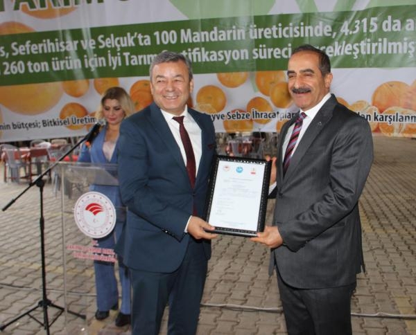 İzmir'de mandalina üreticileri İyi Tarım Uygulamaları ile üretiyor