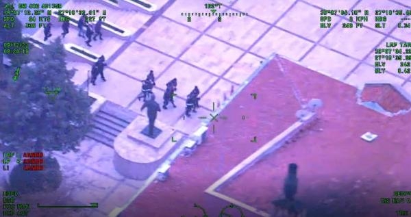 İzmir'de 'Silindir Operasyonu'nda gözaltına alınan şüpheliler adliyede