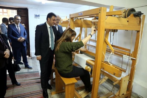 Ödemiş'in yastıklar ABD'de 192 dolara satılıyor