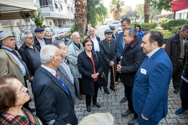 İzmirli işadamı Sarıgedik, huzurevi sakinleriyle kahvaltı da buluştu