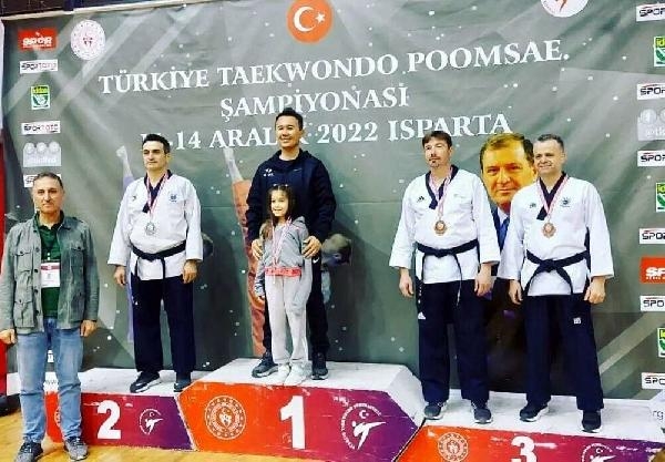 İzmirli öğretmenlerin taekwondo başarısı