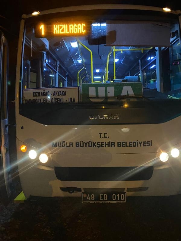Kadın şoför, kadın okul müdürünü ezdi