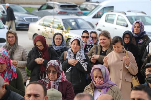 Koronavirüs kaptı, 2 yıl komada kaldı! Yılın doktoru hayatını kaybetti
