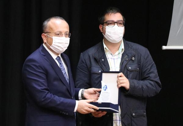 Koronavirüs kaptı, 2 yıl komada kaldı! Yılın doktoru hayatını kaybetti