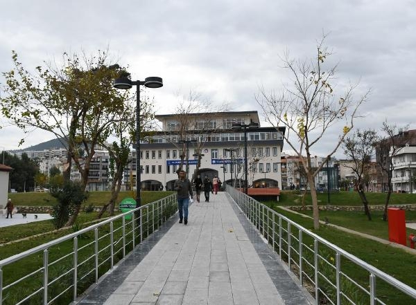 Kuşadası Belediyesi yeni binasında! Tüm birimler aynı yerde