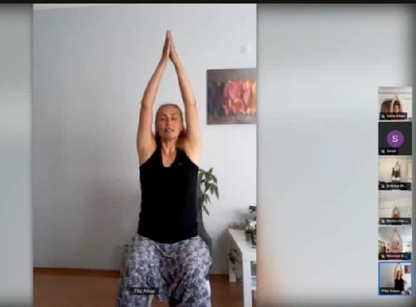 Meme kanserli hastaya, yoga şifası