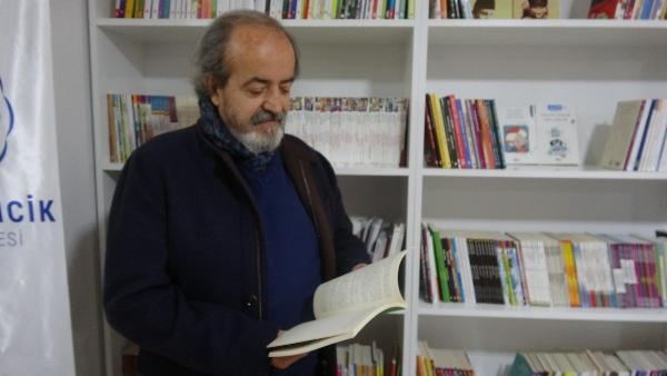 Öğretmen olma hayali kuran annesinin ismi kütüphanede yaşayacak
