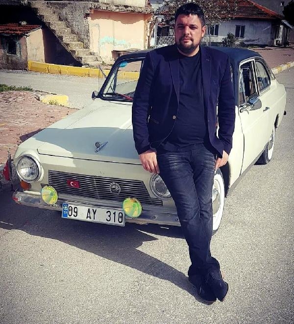 Oto galerici, kavgayı ayırırken silahla vuruldu