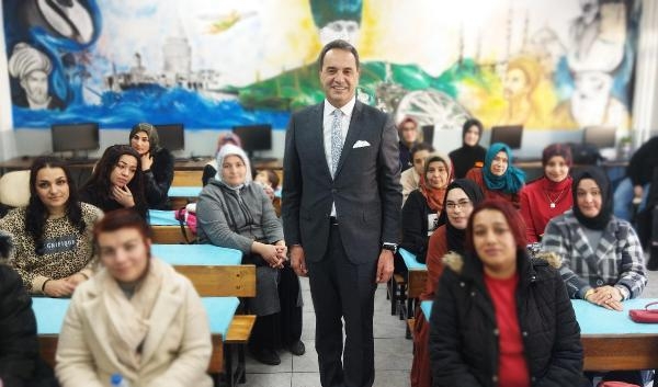 Uşak'ta 'Aile Okulu' projesi kapsamında 6 bin 291 aileye eğitim verildi
