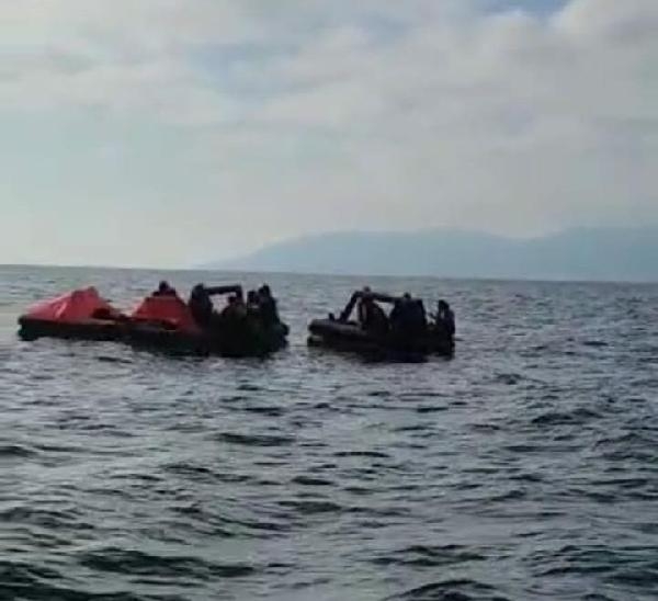 Yunanistan'ın denize bıraktığı göçmenler kurtarıldı