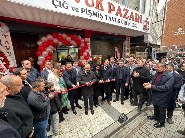 AK Parti'li Turan: Kur'an-ı Kerim kağıt değil ki yakasınız ey ahmaklar