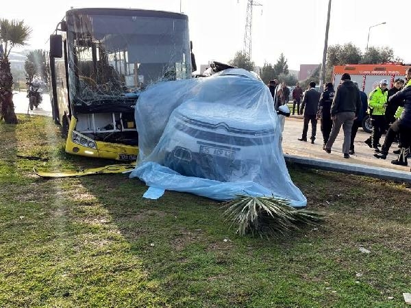 Aydın'da belediye otobüsü ile cip çarpıştı: 1 ölü