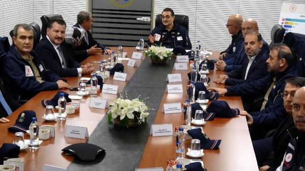 Bakan Dönmez'den Balıkesir'de bor müjdesi: Yeni fabrika açıyoruz