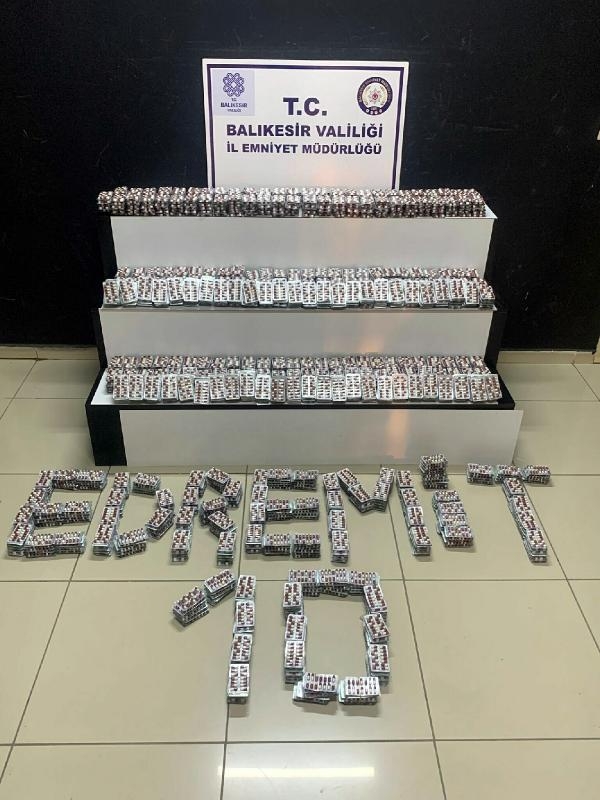 Balıkesir'de 40 bin sentetik ecza hap ele geçirildi