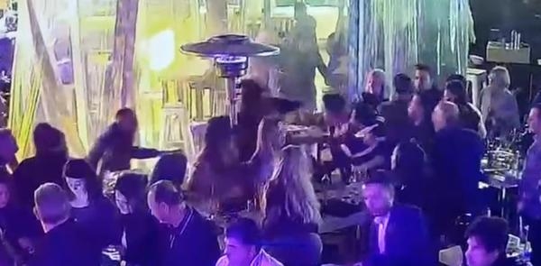 Belediye başkanına restoranda saldırı!