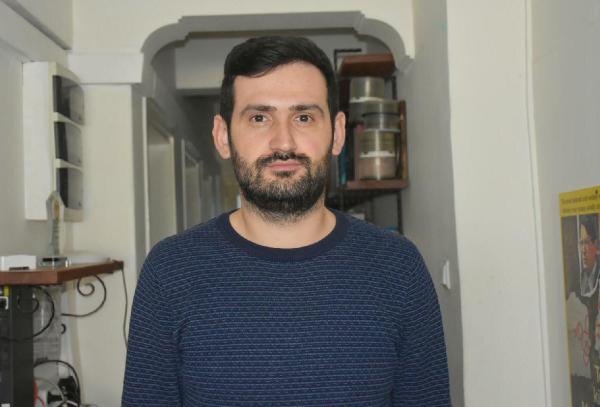 Dizlerinin üzerine çöktürdü, infaz etti