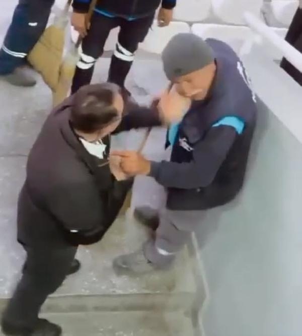 Hipodromda skandal! Temizlikçiye tokat