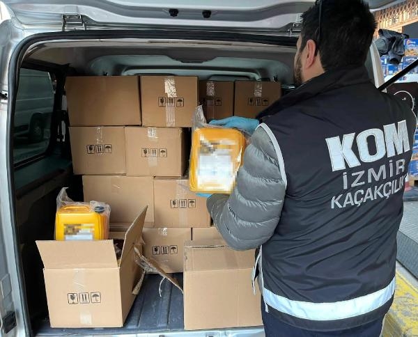 İzmir'de 2,8 ton sahte etil alkol ele geçirildi