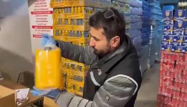 İzmir'de 2,8 ton sahte etil alkol ele geçirildi