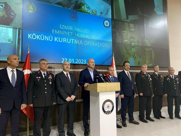 İzmir'de şafak baskını! 202 gözaltı