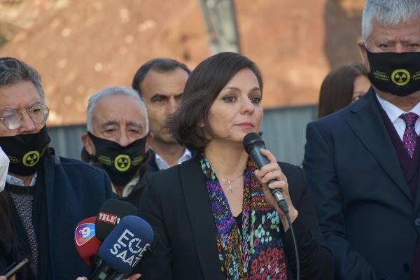 İzmir'in Çernobil'ini ne zaman temizleyeceksiniz