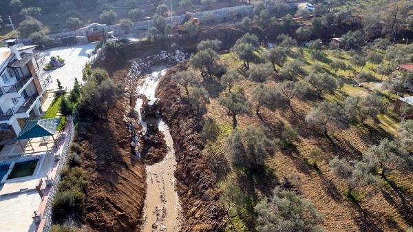 İZSU'dan Kaklık Çayı'na müdahale! Baskınların önüne geçildi