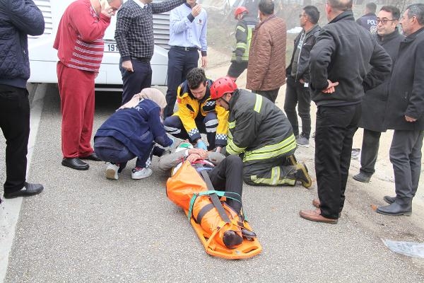 Kamyonet, kaza yerine daldı; 1 ölü, 1'i polis 3 yaralı