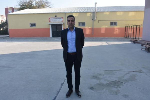 Lisenin deposu yemek fabrikasına dönüştü! 400 öğrenci çalışıyor